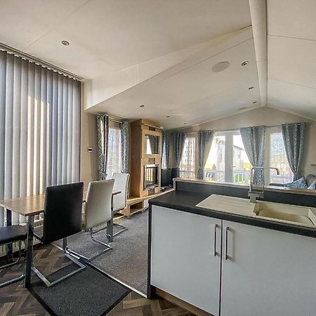 Luxury Caravan At Seaview Holiday Park In Kent Ref 47034Pb Whitstable Exteriör bild